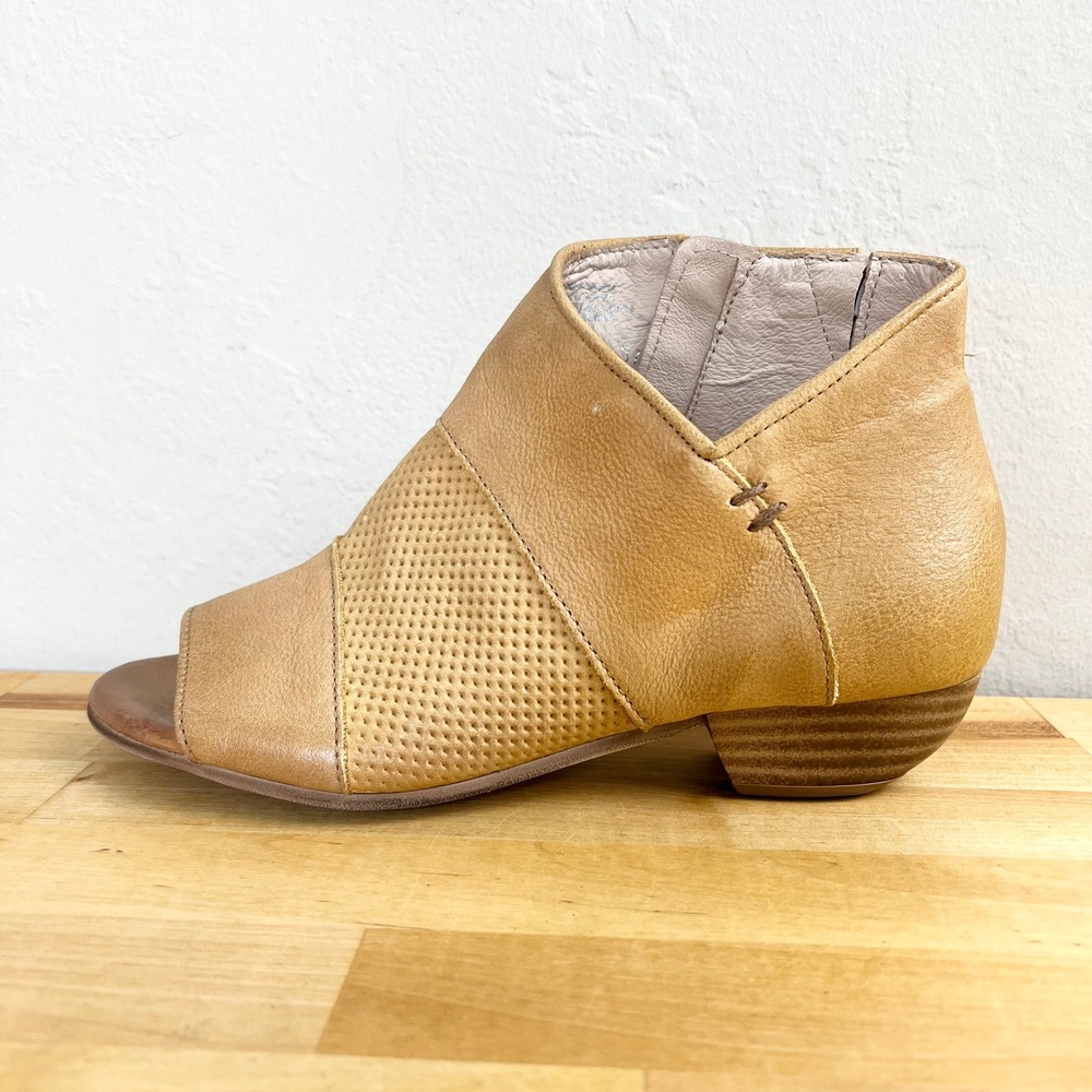 Miz Mooz Leather Peep Toe Ankle Booties Tan Side Zip Block Heel Boot Size 37 6.5